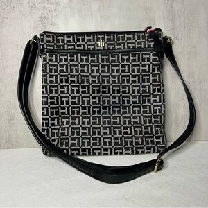 Tommy Hilfiger Monogram Crossbody Purse Black White Adjustable Strap Logo
